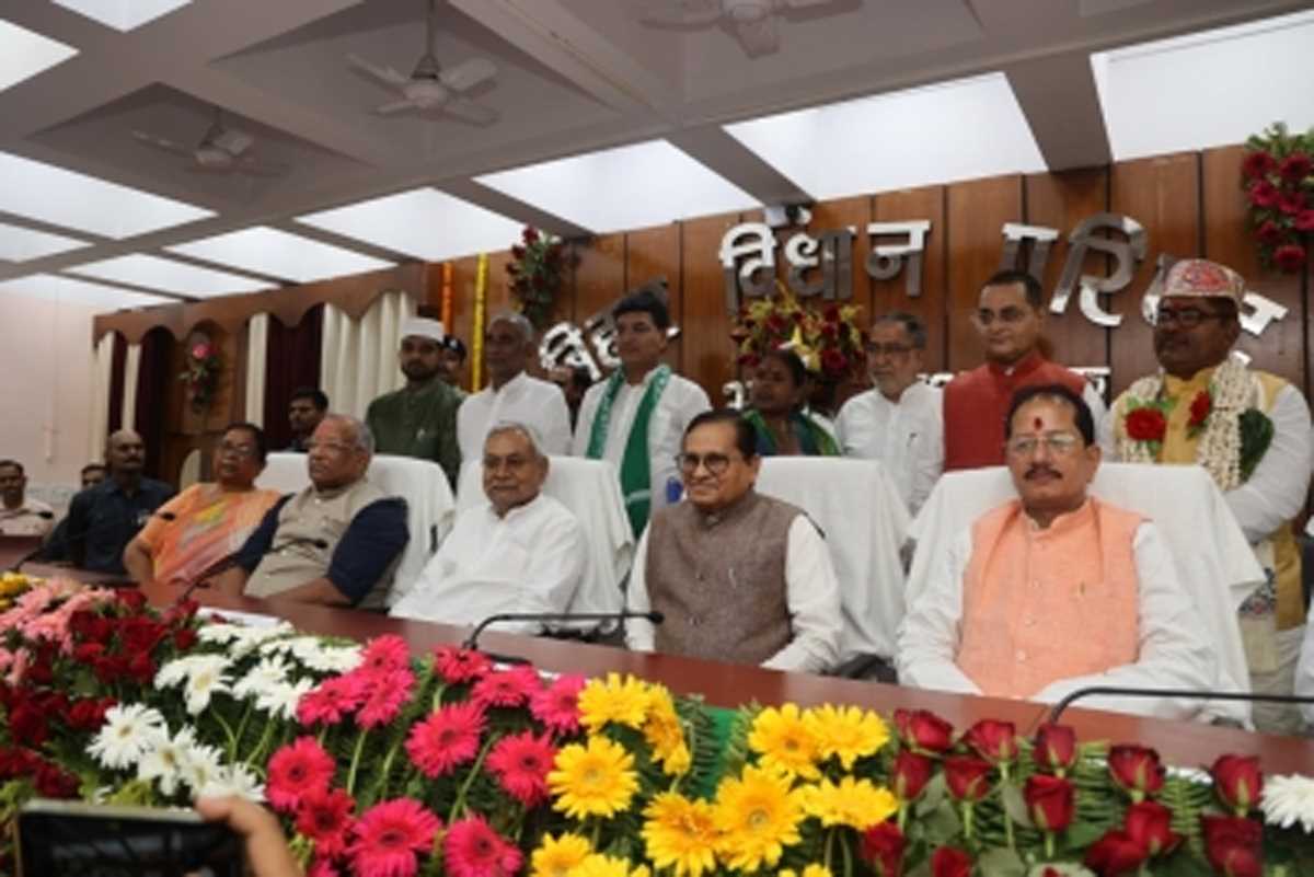 बिहार विधान परिषद के 7 नवनिर्वाचित सदस्यों ने शपथ ली बिहार विधान परिषद के 7 नवनिर्वाचित सदस्यों ने शपथ ली